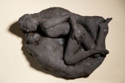 Ležící akt,černá kamenina se zatíraným kysličníkem železa,1200 C.,v.40-50 cm.
